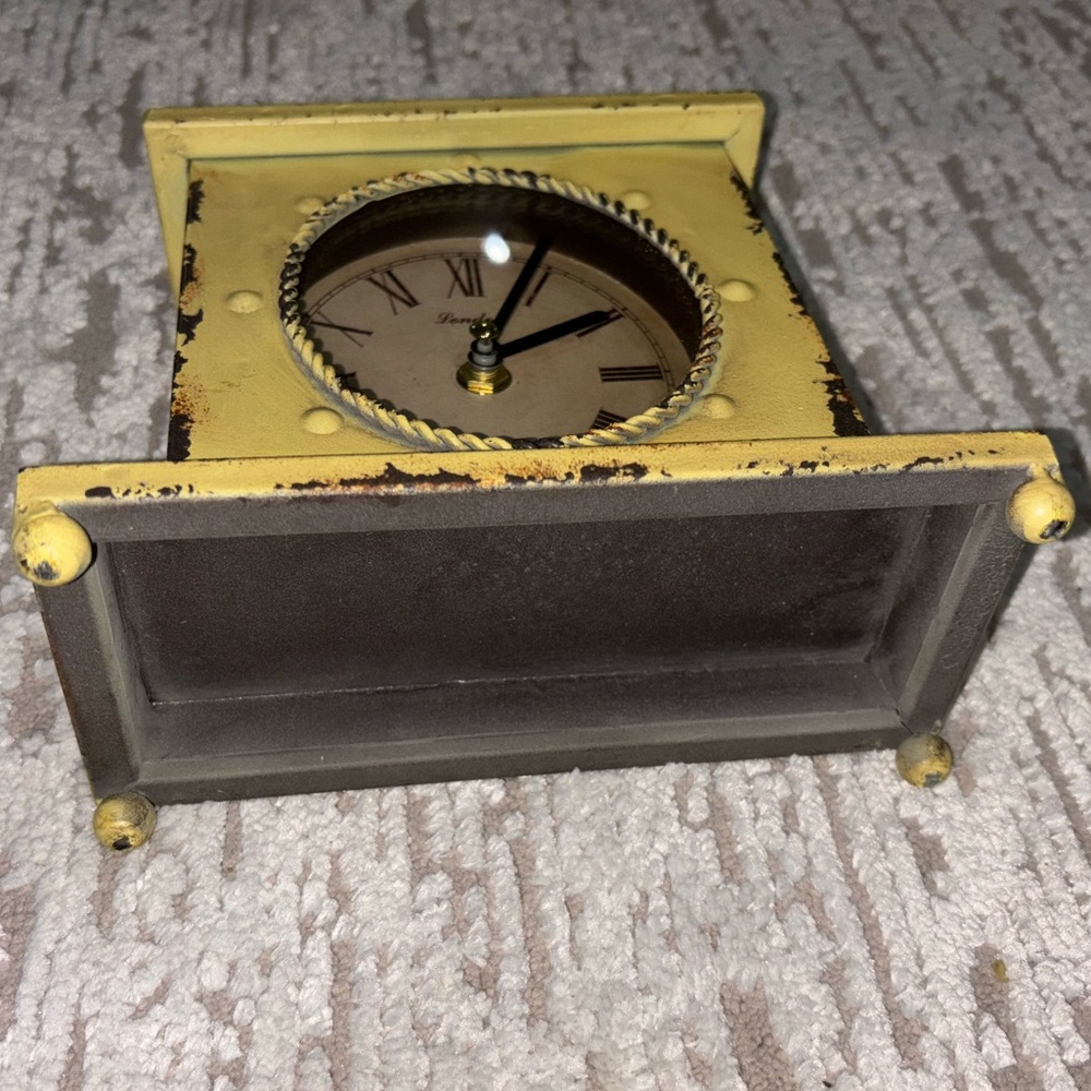 Distressed Yellow Clock 🕰️ - Picture 6 of 9